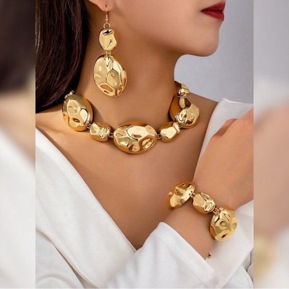 Jewelry - Elegant Gold Tone Jewelry Set Necklace, Earrings and Bracelet